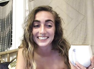 Attractive Amateur Chick Live Webcam Tease