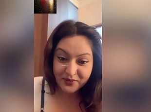 Today Exclusive-sexy Desi Girl Shows Her Boobs On Vc