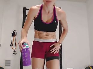 Muscular blonde in exercises webcam voyeur