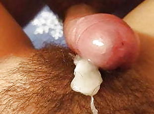 A LOT OF CUM ON HAIRY PUSSY