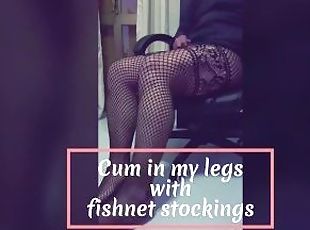 Enorme sborrata su gambe e piedini con intimo sexy - Jessy0909 Amat