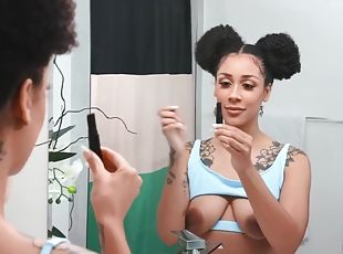 Kinky Ebony Ariana Aimes Gets Her Cocoa Pussy