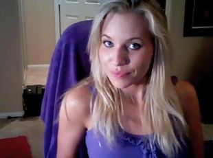 Lovely blonde girl shows off her nice boobs in webcam show