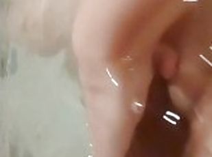 water pussy finger show