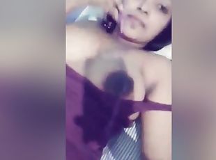Exclusive- Desi Girl Showing Her Boobs