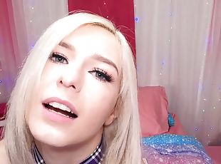 Blonde girlfriend enjoys while sucking a dick - Minxx Marii