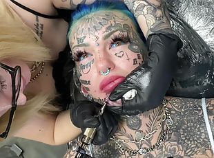 milfka, s-pírsingom, fetišistické, tetovanie