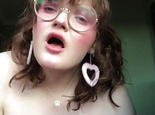 British BBW in glasses masturbates on webcam