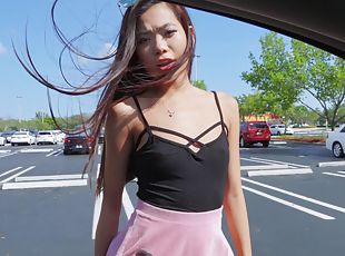 Vina Sky loves when her lover cum on her pussy after sex in the car