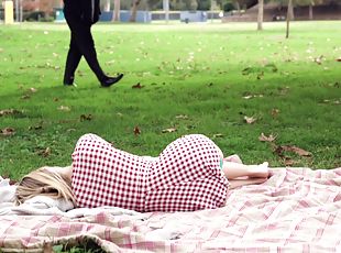 Teen babe Anastasia Knight loves to swallow strangers cum in the park