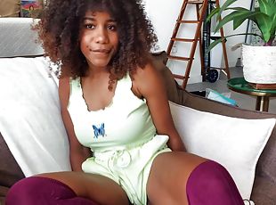 Playful chocolate hottie teases her pussy with a toy online