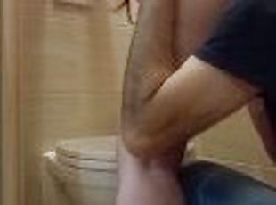 MILF Ass Worship in the Toilet