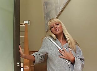 Captivating blonde Jana Cova slams her vagina with a dildo