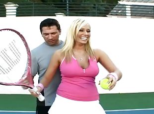 Tennis babe Angelina Ashe fucked outdoors
