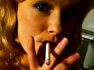 pička, blondýna, prirodzené, fetišistické, sólo, fajčenie-smoking, oholené