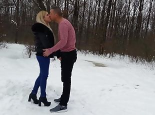 Sexy Blonde blonde girlfriend fucked outdoors in the show with bf