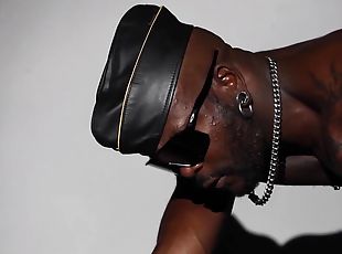 Black Dom Sir Malice Deepthroats And Spanks Obedient Sub