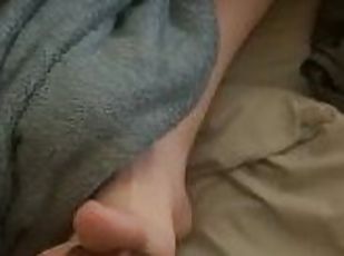 Pawg give foot job