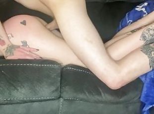 pai, amador, pénis-grande, mulher-madura, penetração-de-braço, ejaculação, paizinho, tatuagem, pénis