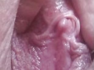 clitoris-bagian-atas-vagina-paling-sensitif, mastubasi, orgasme, vagina-pussy, amatir, remaja, wanita-gemuk-yang-cantik, basah, kecil-mungil-tiny, berair
