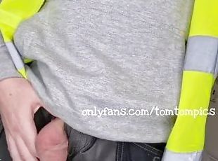 Hi viz tradie unzips and gets dick out